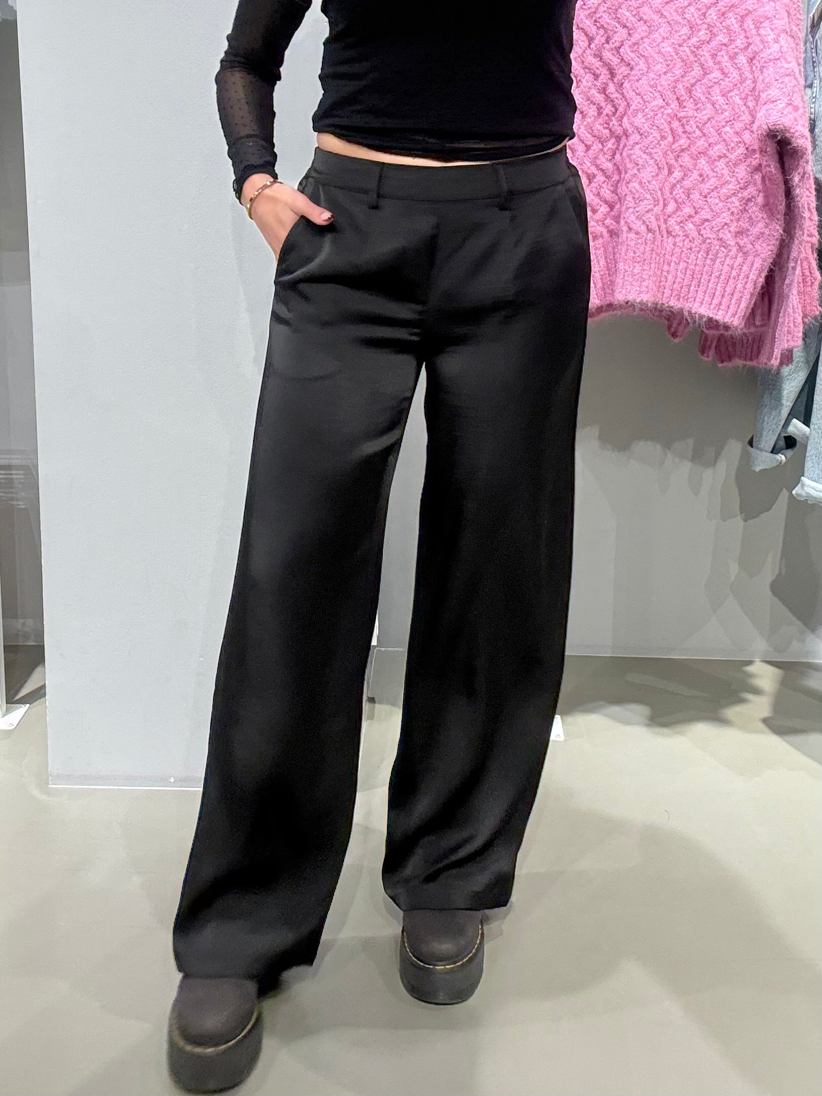 OBJCHILLI Trousers - Black